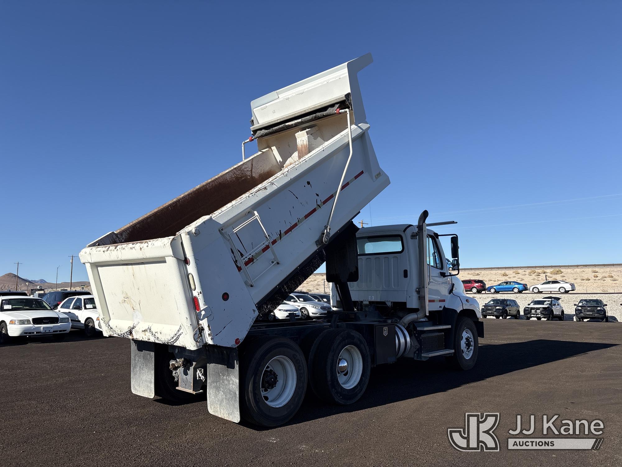 2013 Freightliner 114SD