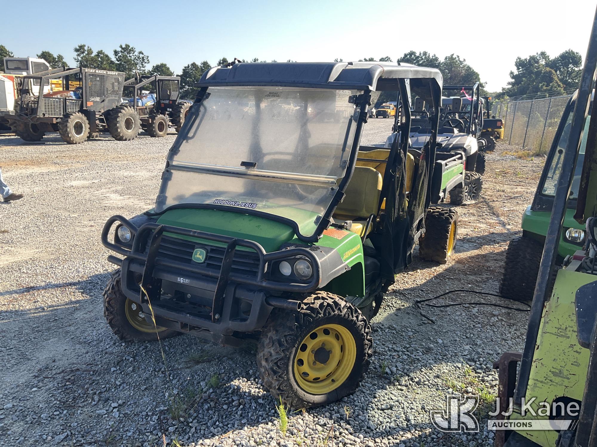 Photo of 2021 John Deere Gator XUV 4x4