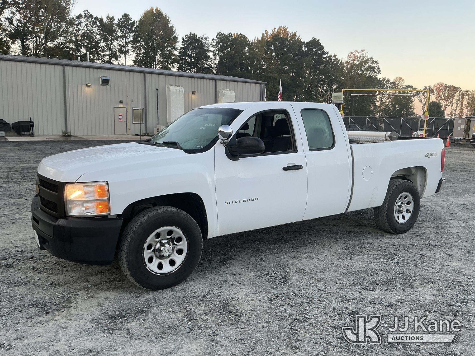 2012 Chevrolet Silverado 1500 4x4 Extended-Cab Pickup Truck (1652132)
