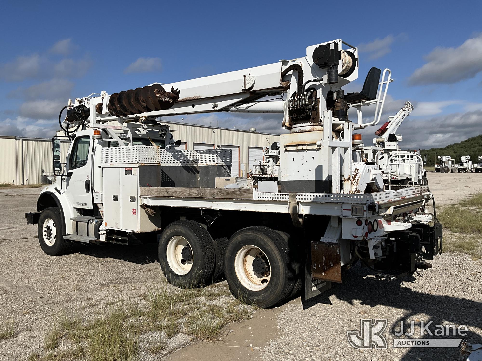 2013 Freightliner M2 106