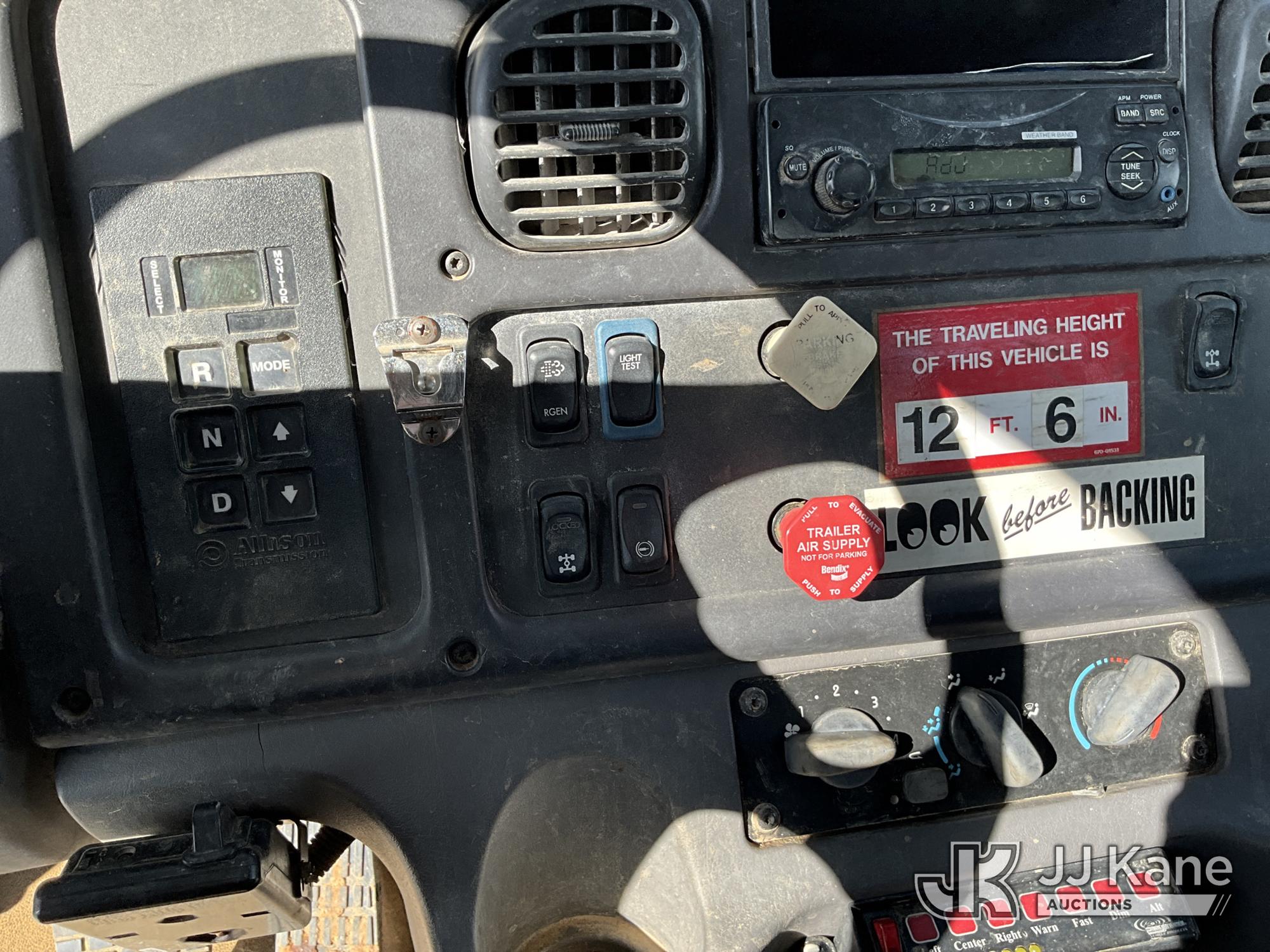 2013 Freightliner M2 106
