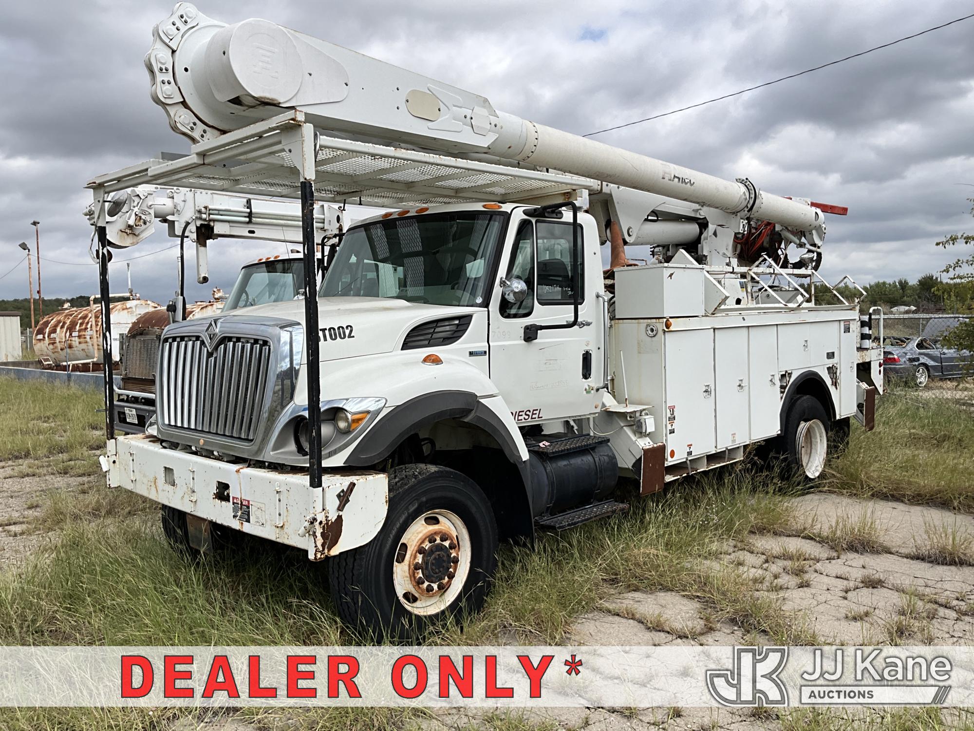 Altec AM55-E Over-Center Material Handling Bucket Truck On 2008 International 7400 Utility Truck (1652174)