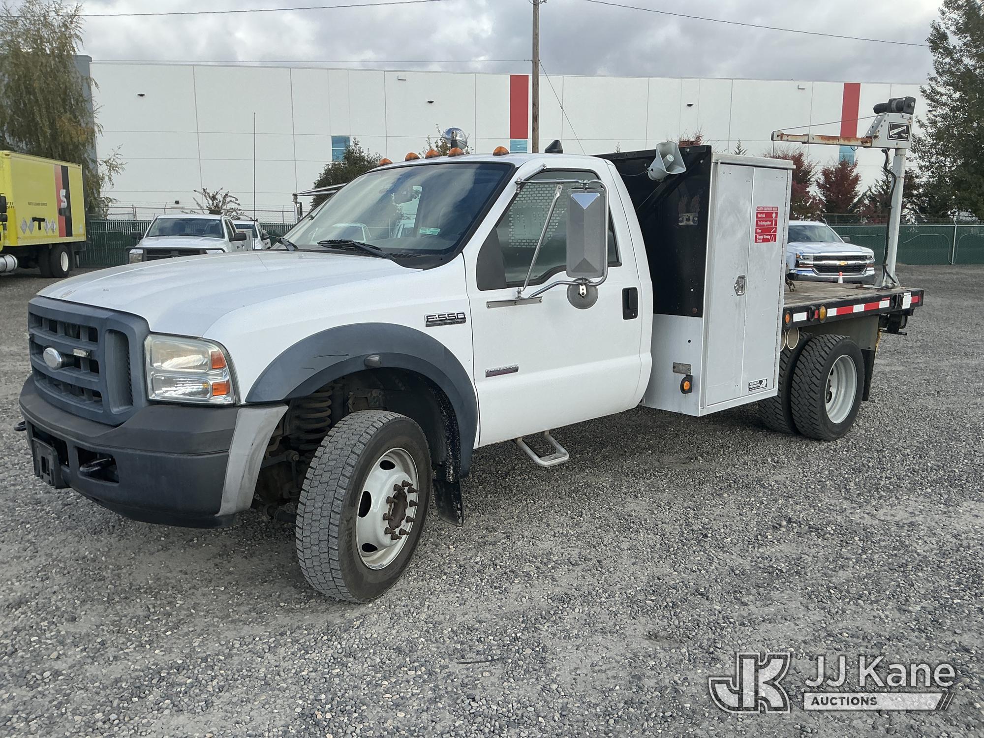 2006 Ford F-550 Flatbed/Service Truck (1652219)