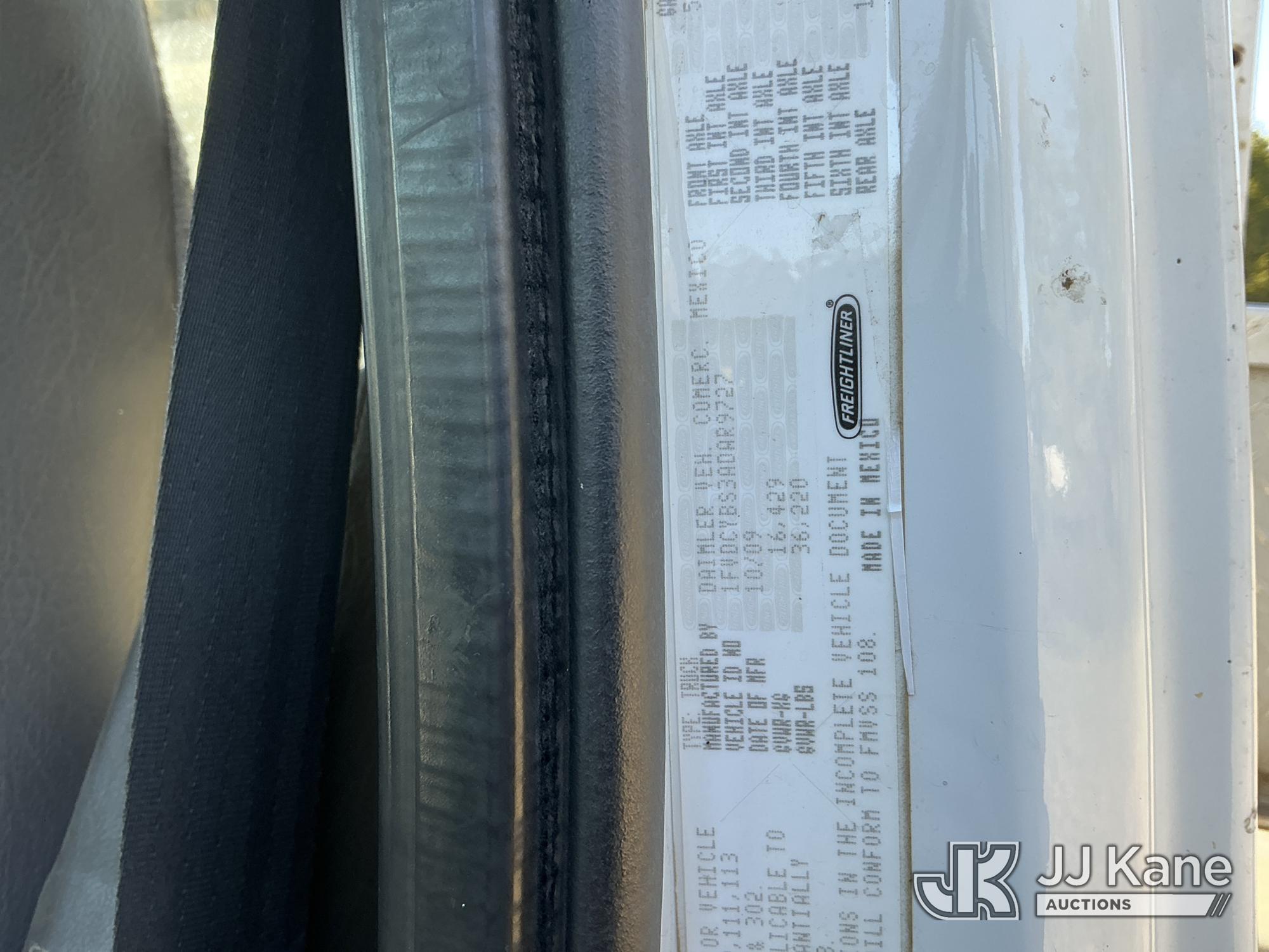 2010 Freightliner M2 106