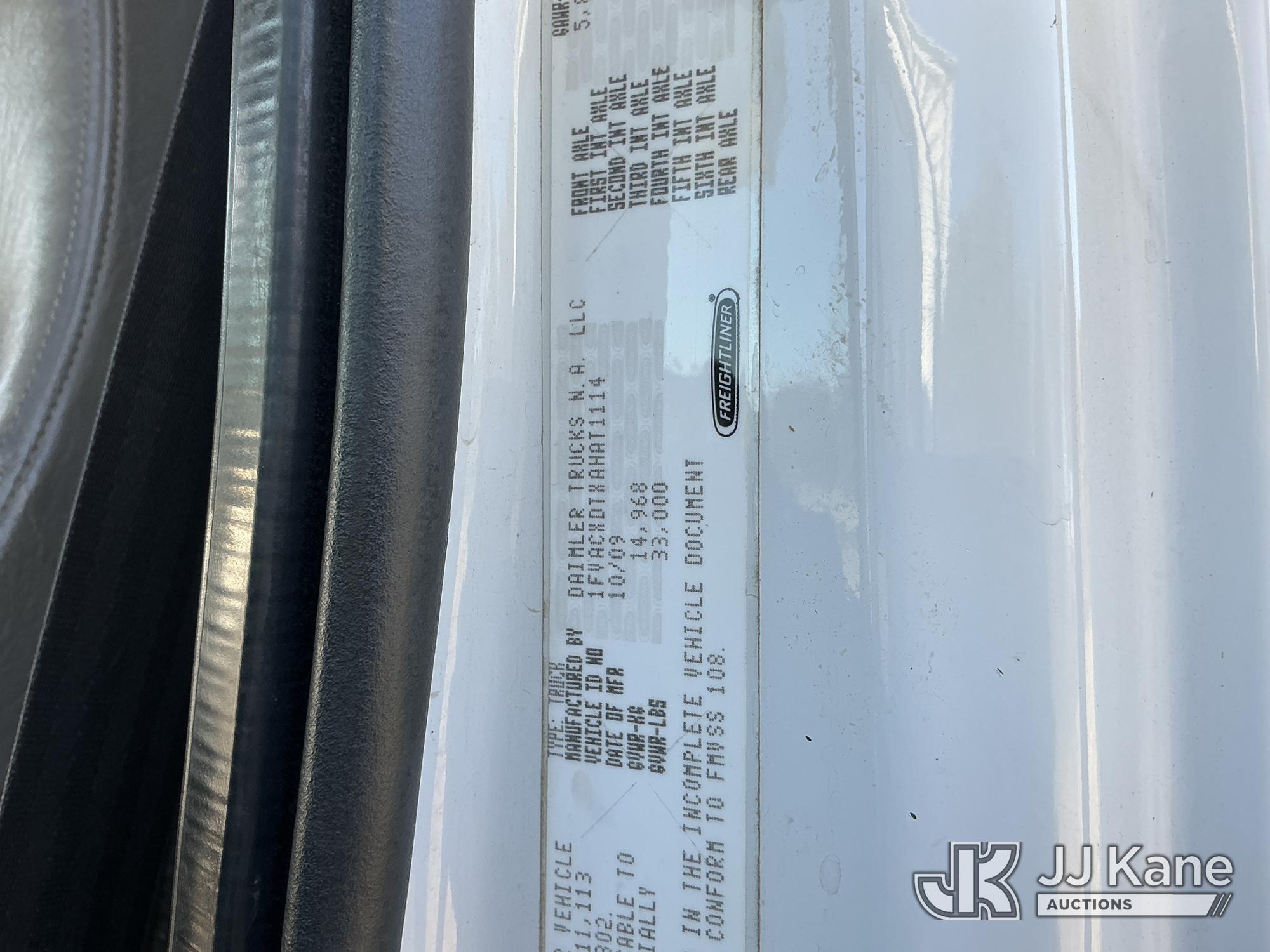 2010 Freightliner M2 106