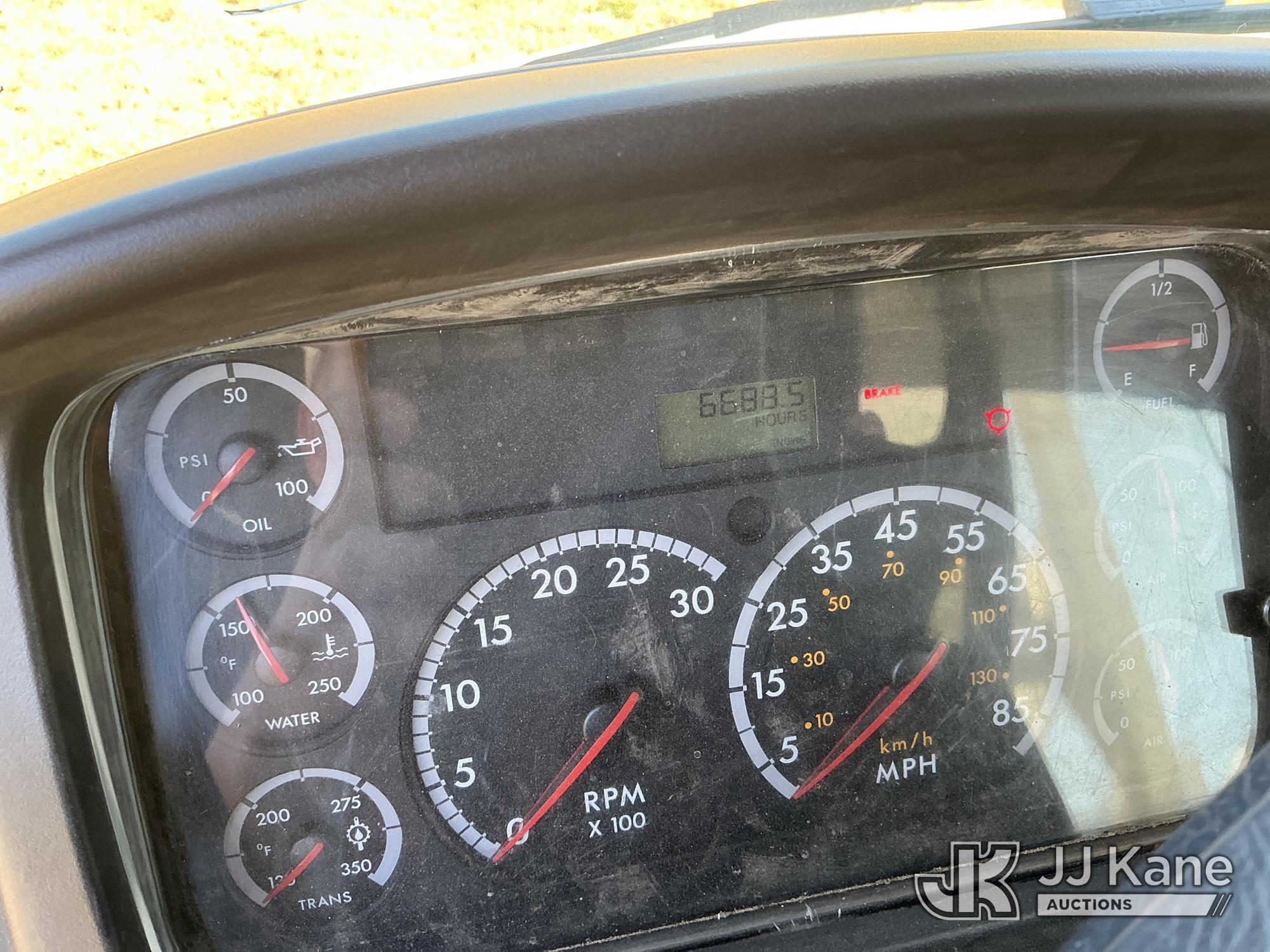 2010 Freightliner M2 106