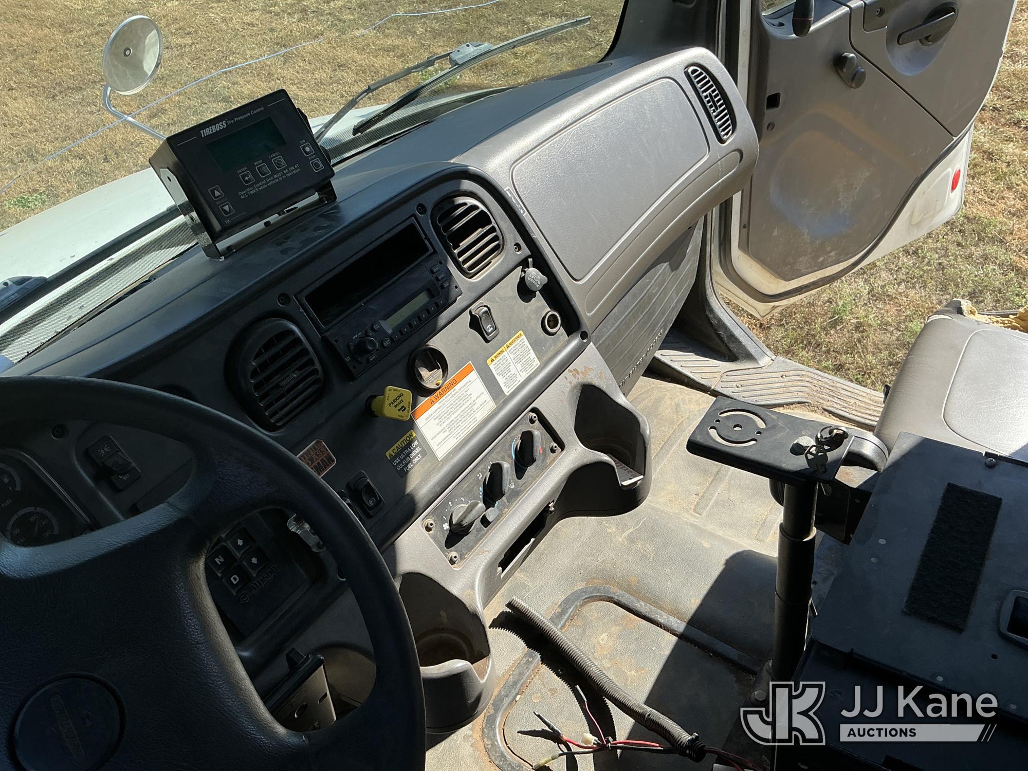 2010 Freightliner M2 106