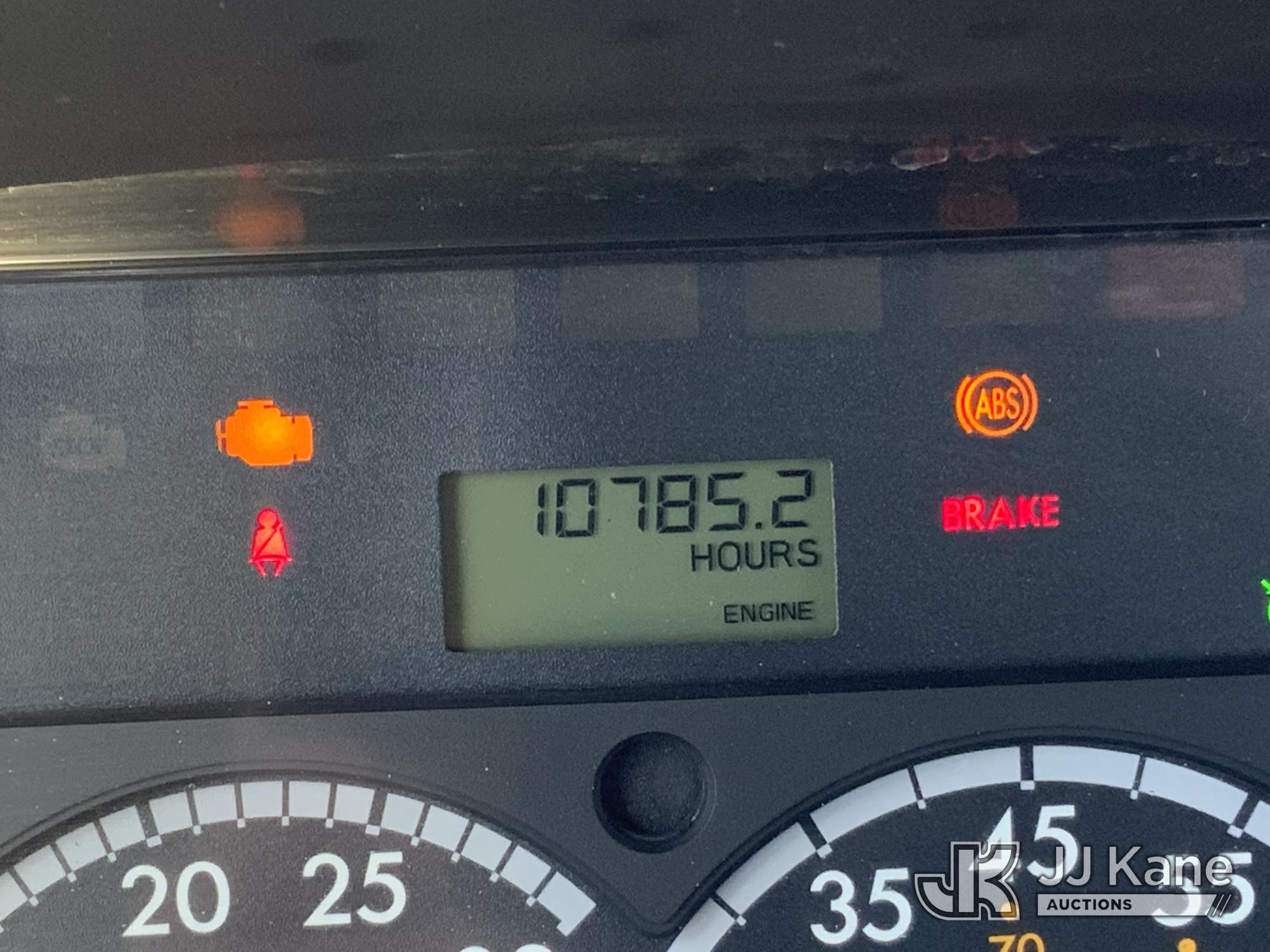2014 Freightliner M2 106