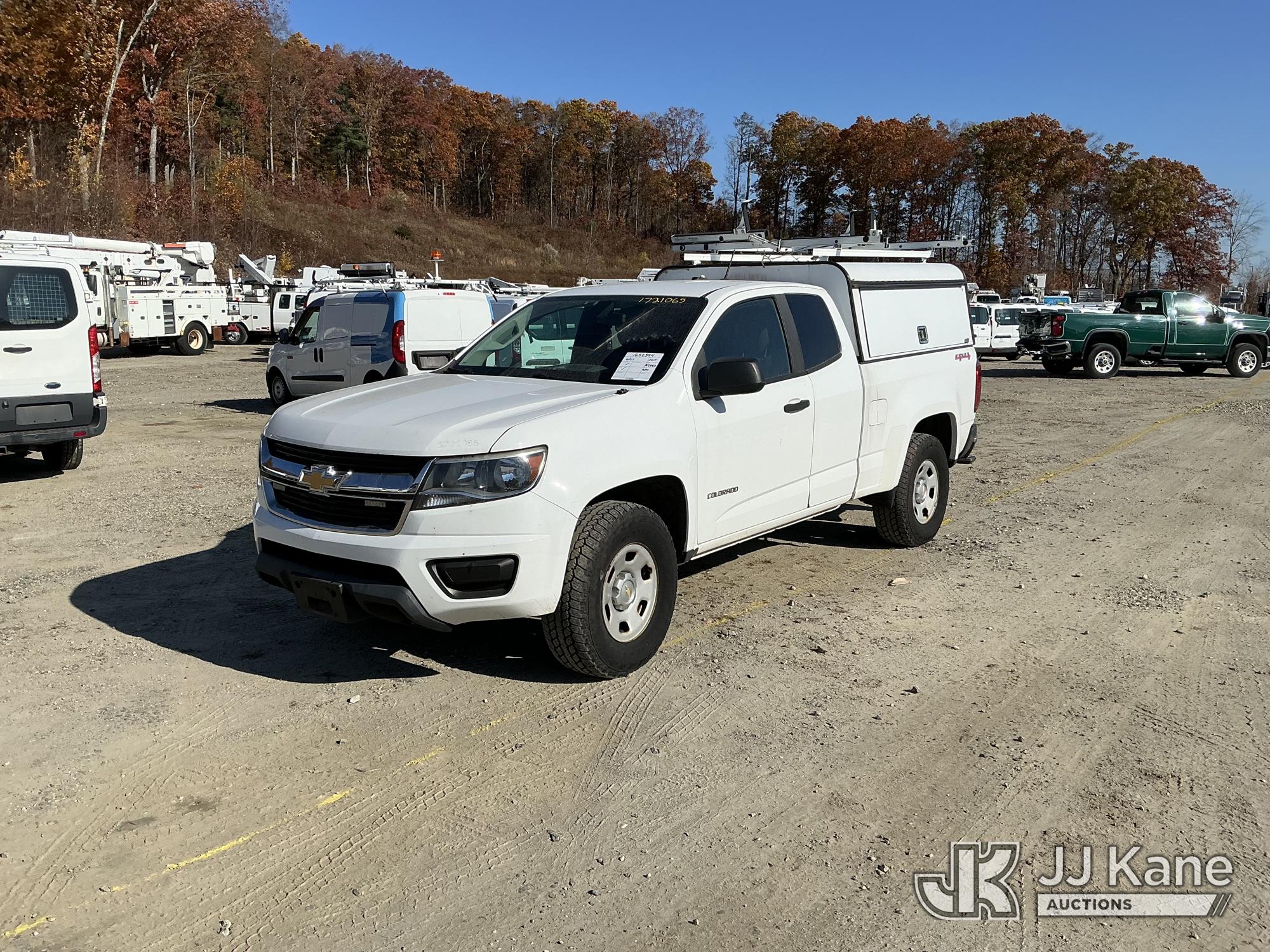 2017 Chevrolet Colorado Extended-Cab Pickup Truck (1652354)