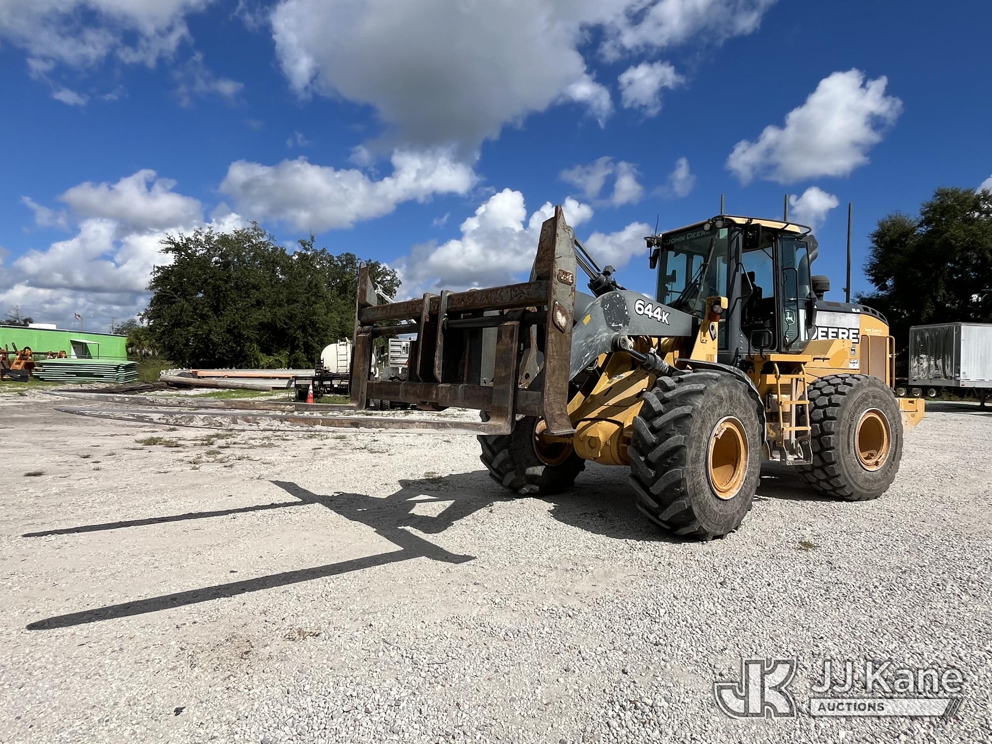 Photo of 2015 John Deere 644K