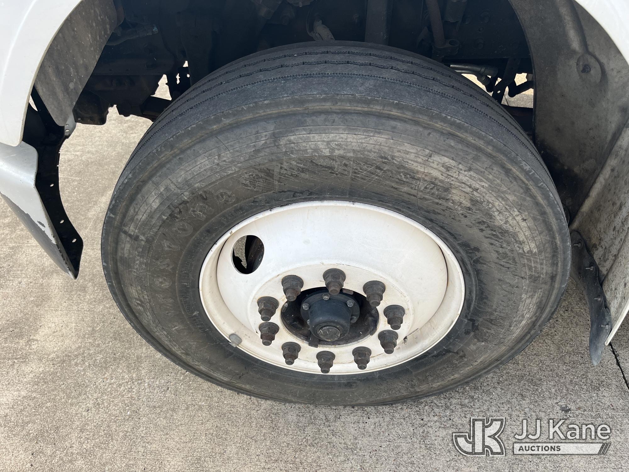 2019 Freightliner M2