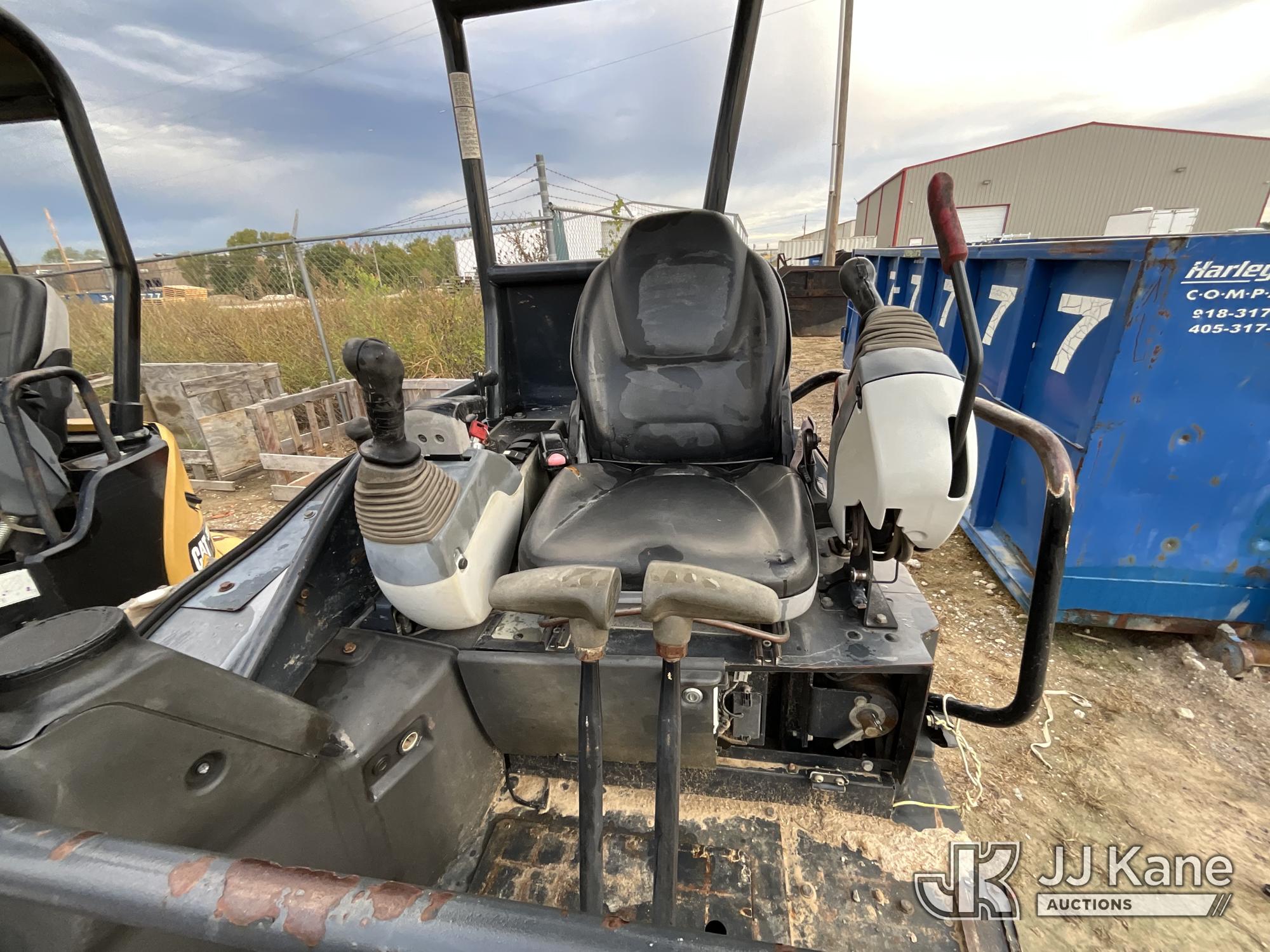 2012 John Deere 27D