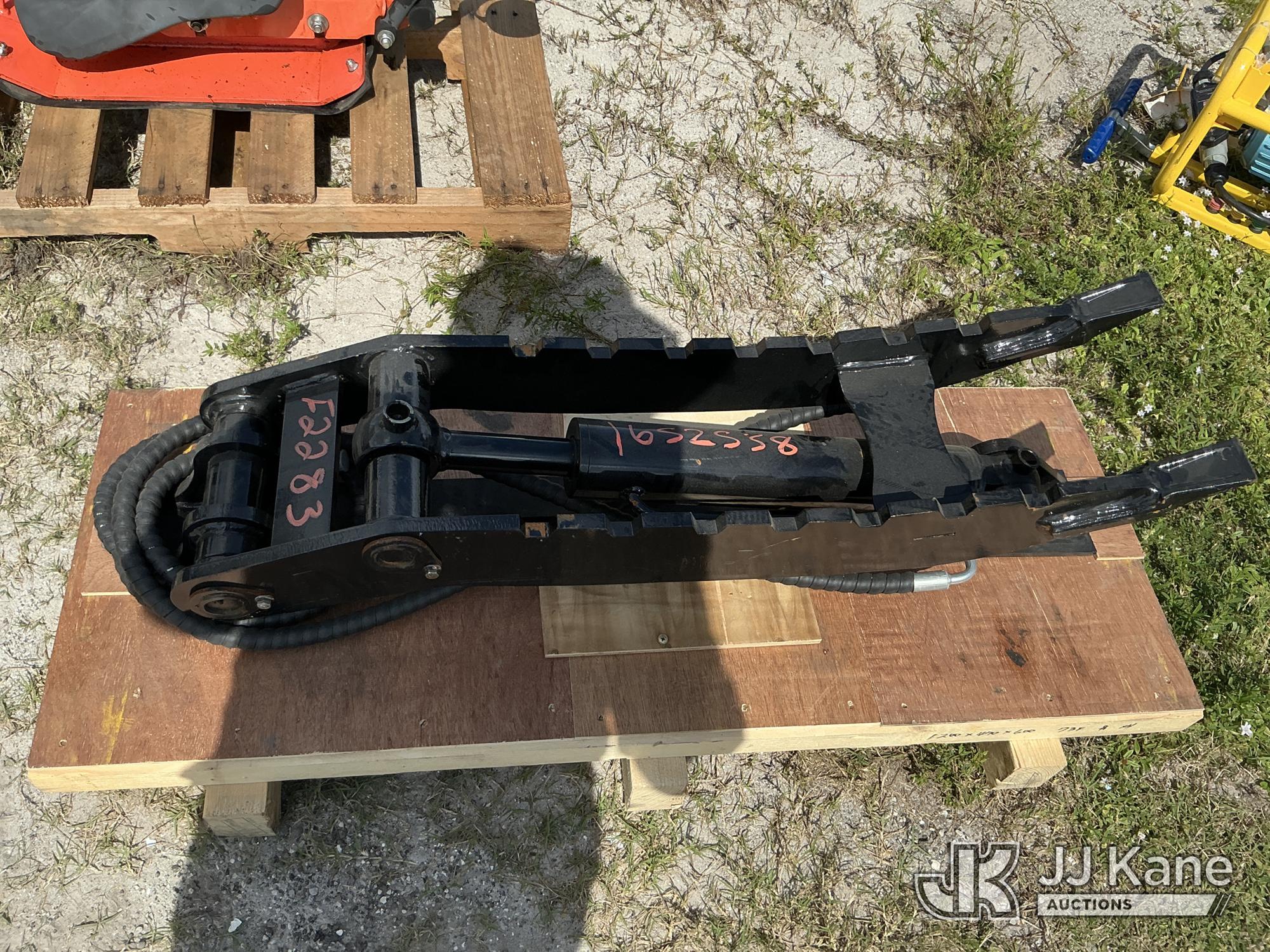 Giyi 5T Hydraulic Thumb Attachment (1652538)