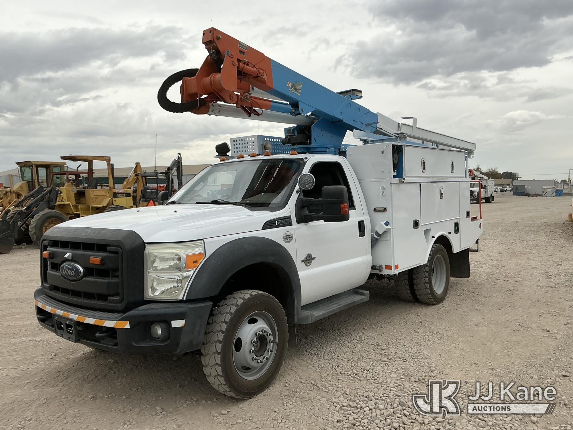 Altec AT37G Articulating & Telescopic Bucket Truck On 2015 Ford F-550 Service Truck (1652611)