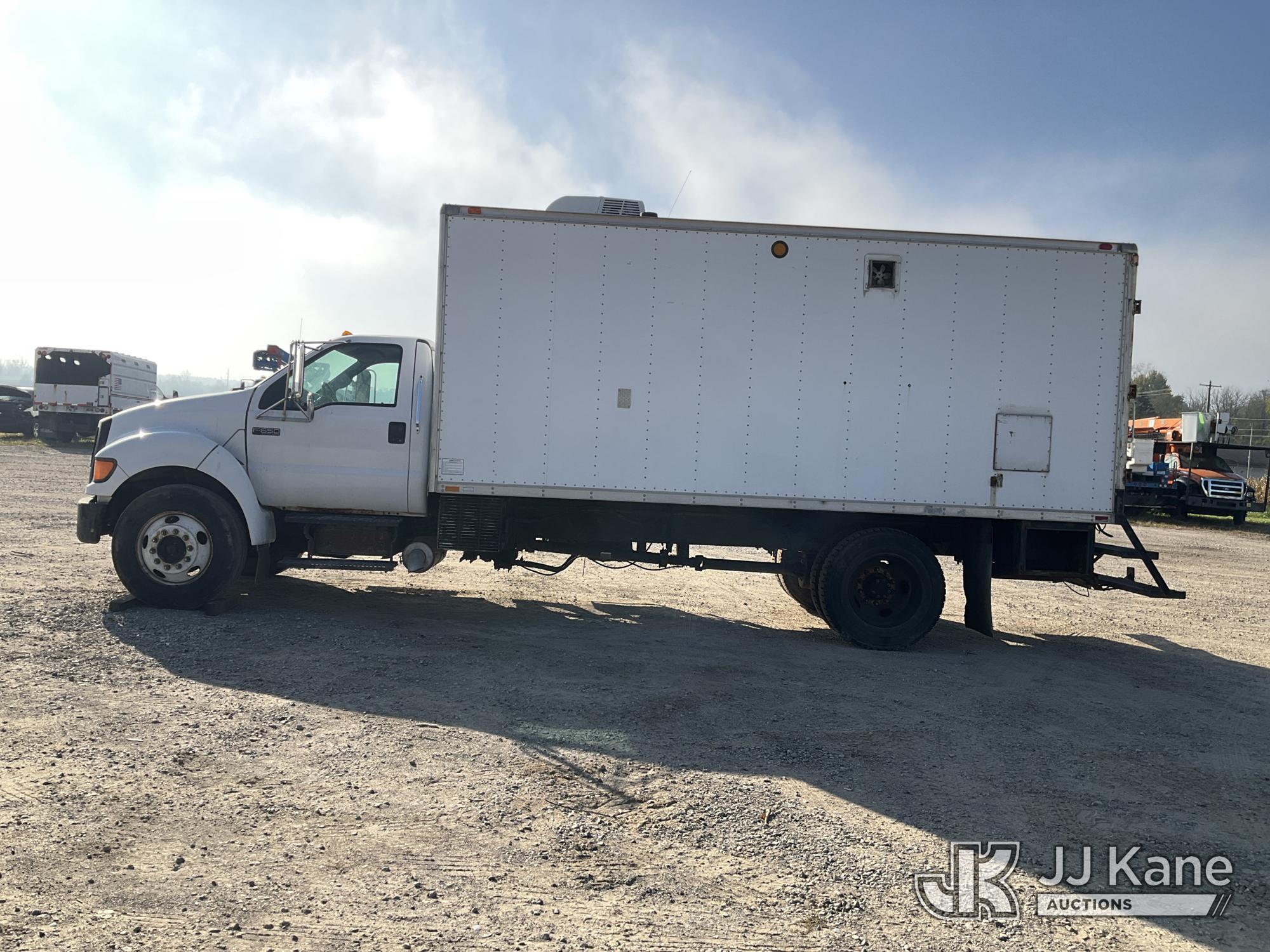 2004 Ford F-650