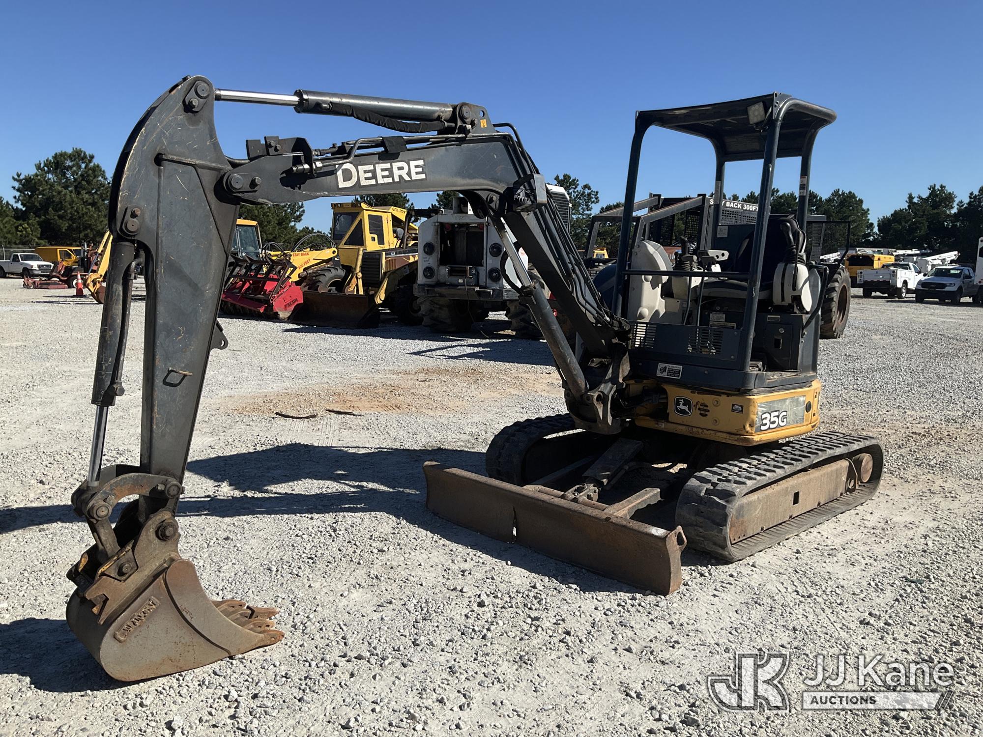 Photo of 2015 John Deere 35G