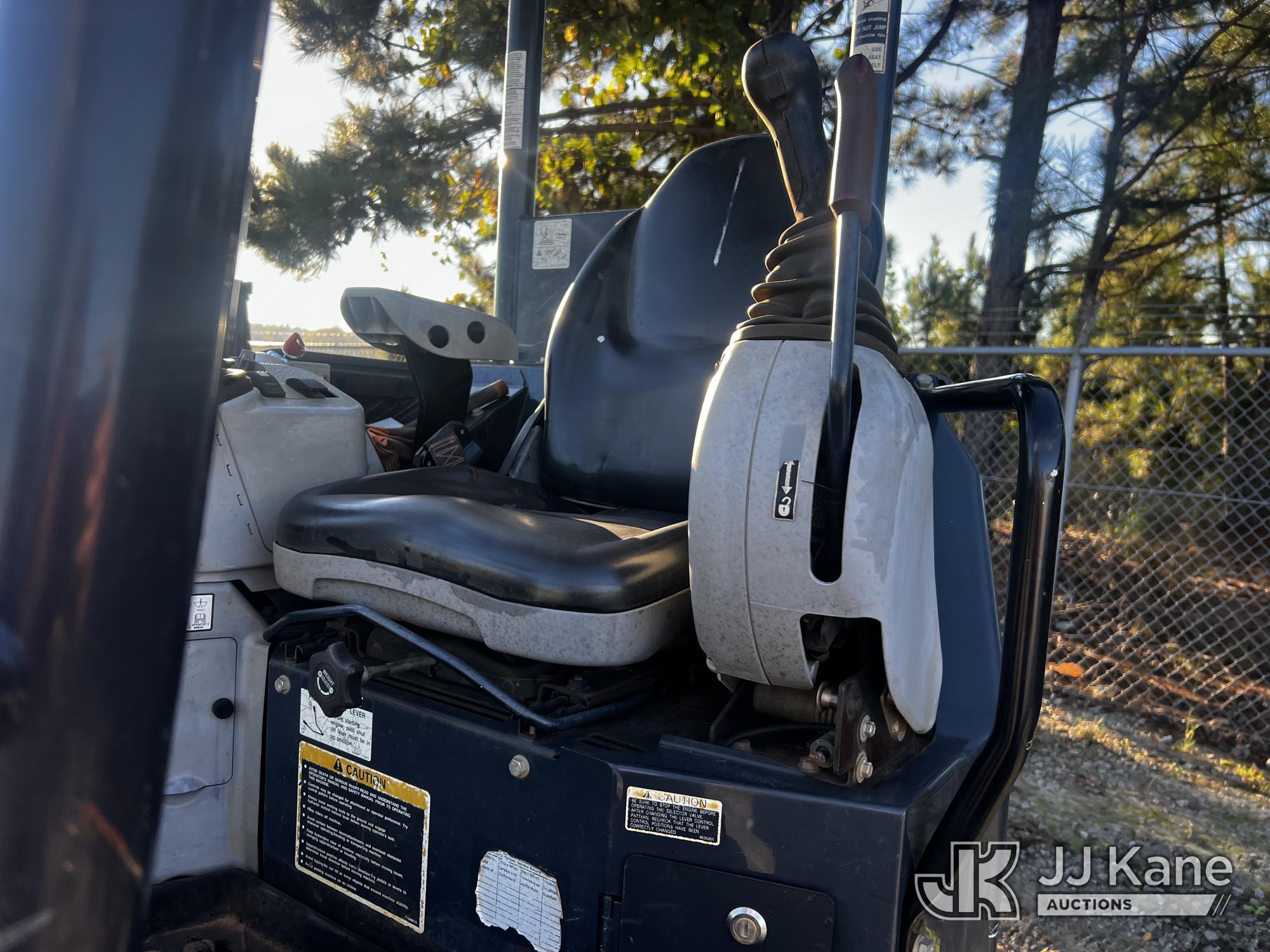 2017 John Deere 30G