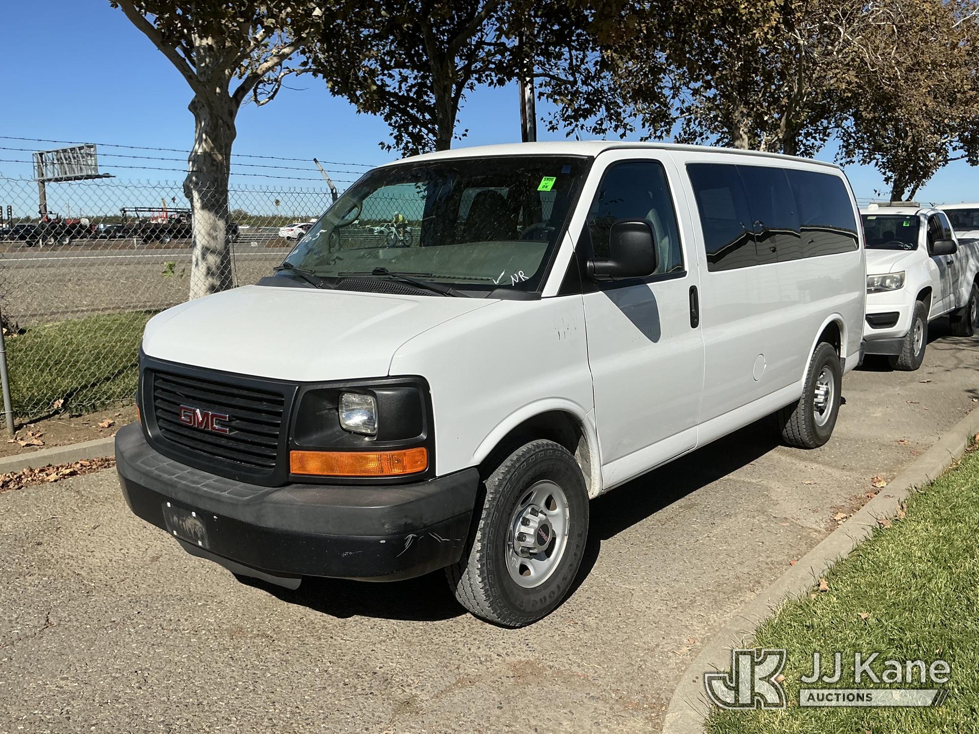 2015 GMC Savana Passenger Van (1653126)