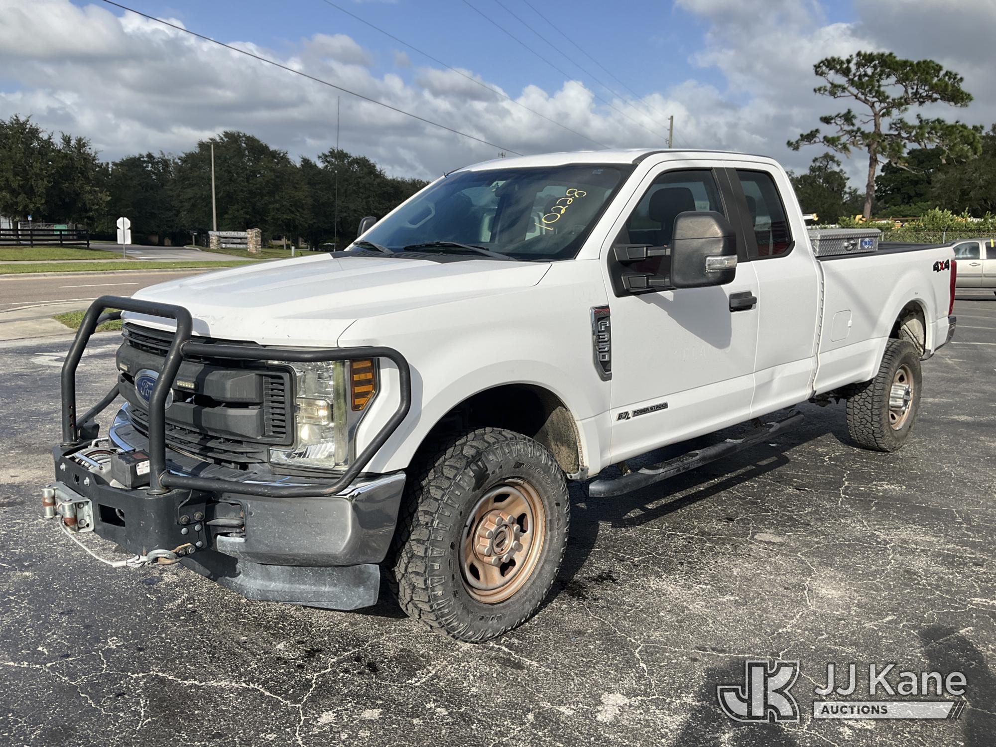 2018 Ford F350 4x4 Extended-Cab Pickup Truck (1653525)