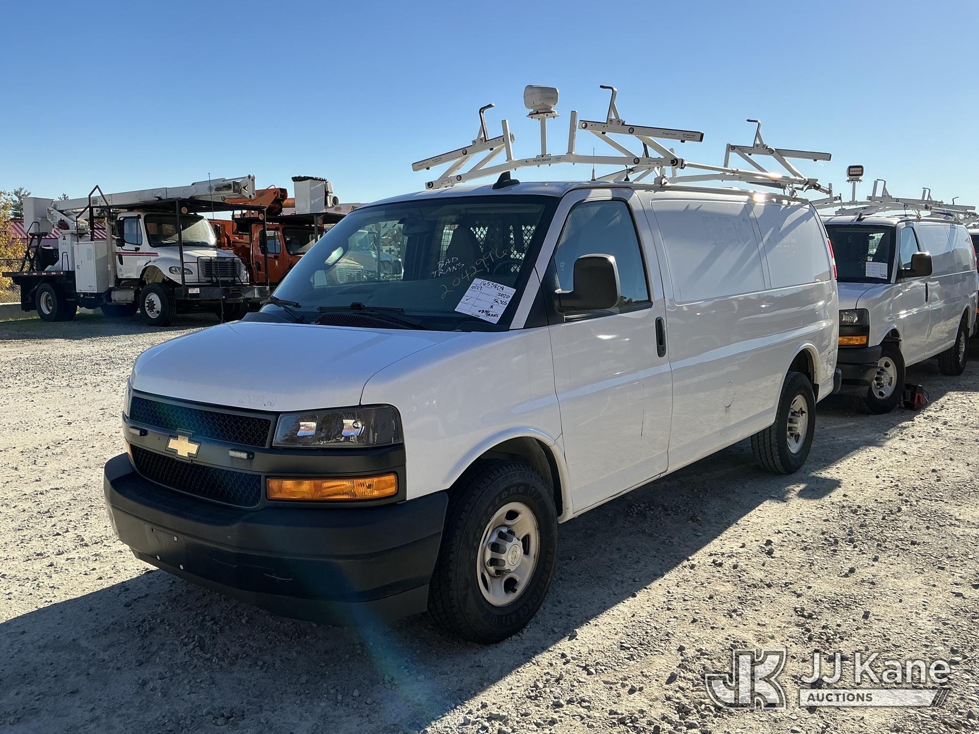 2020 Chevrolet Express G2500 Cargo Van (1653808)