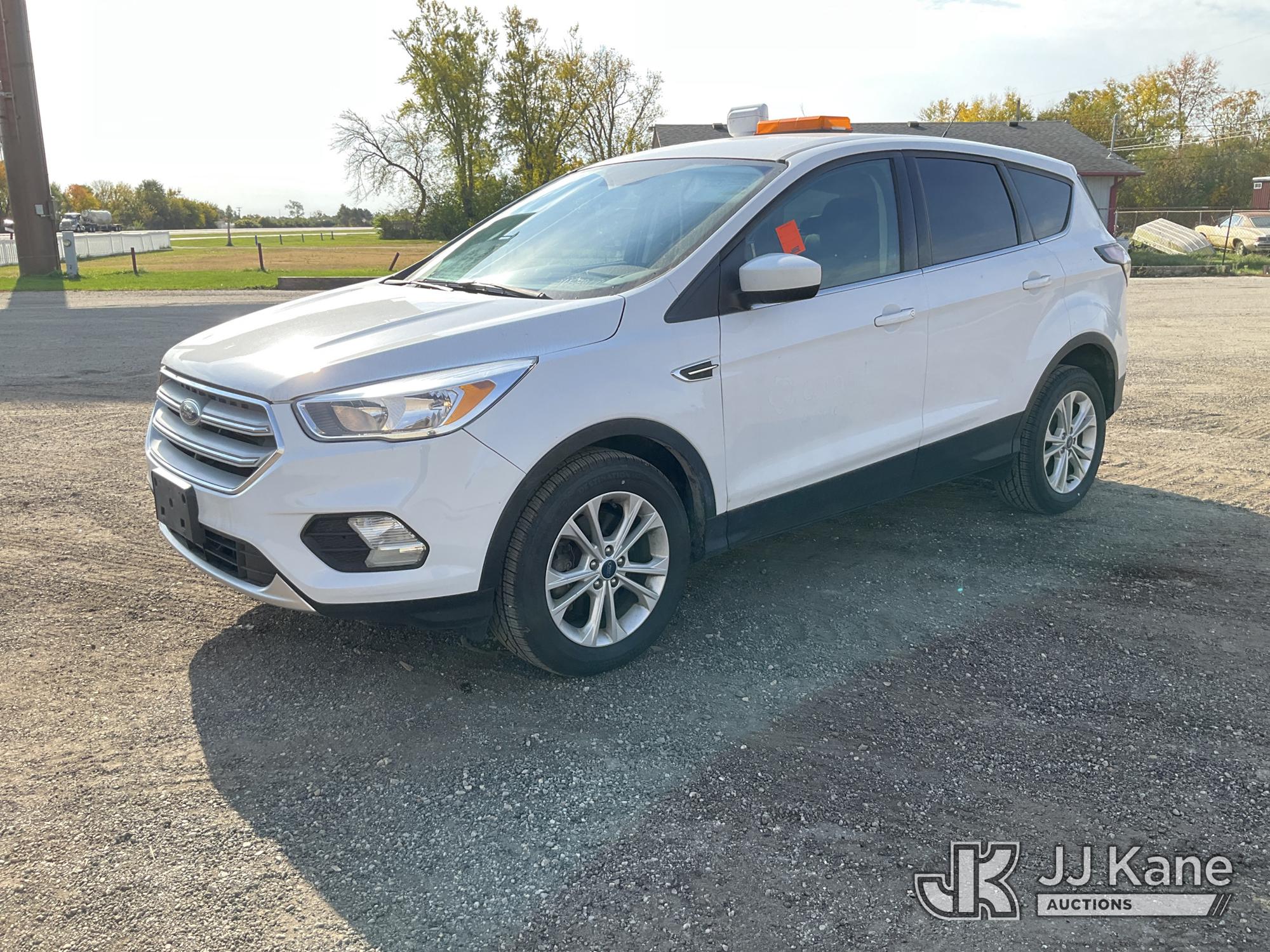 2017 Ford Escape 4-Door Sport Utility Vehicle (1653966)