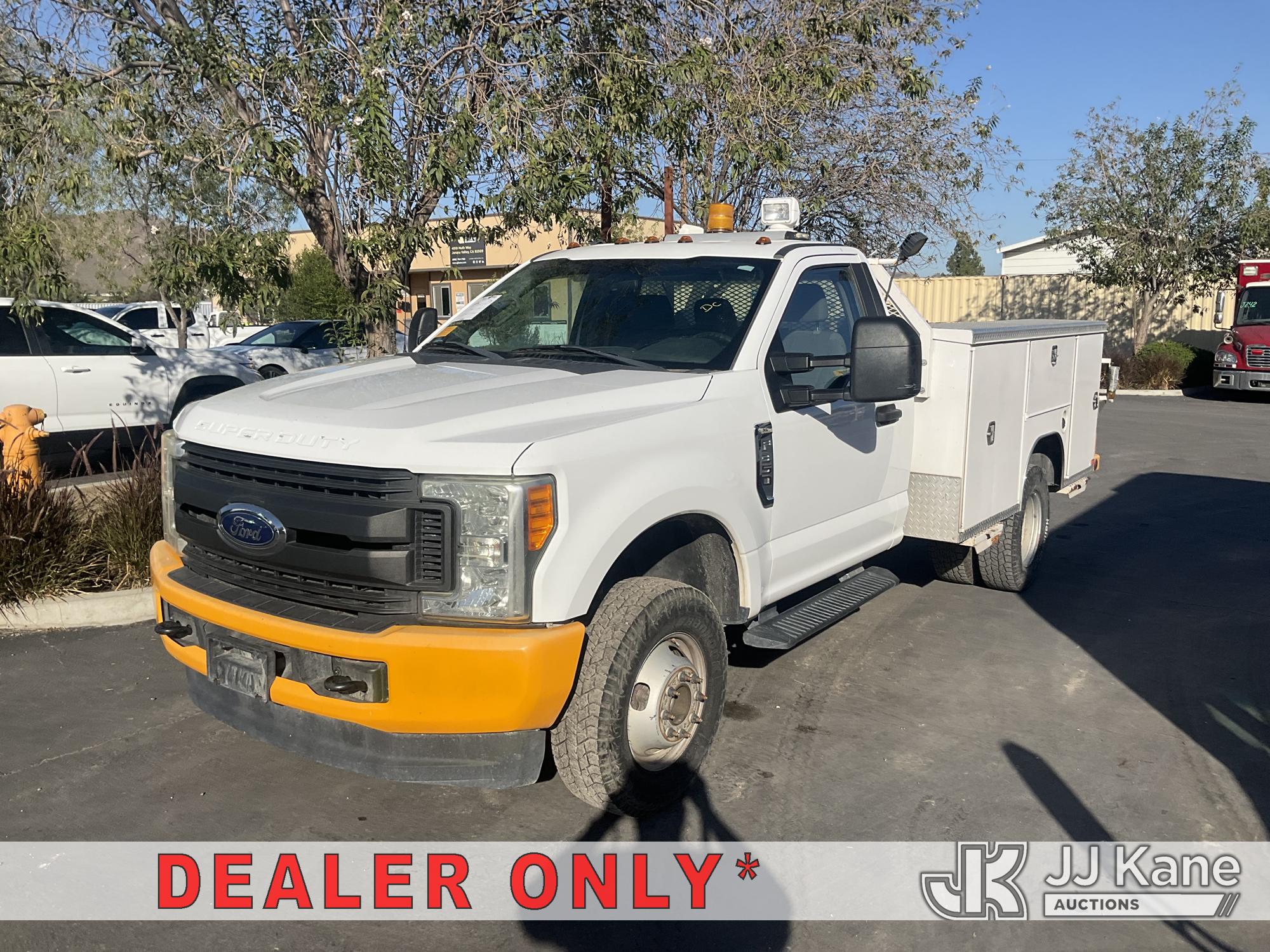 2017 Ford F-350 SD Utility Truck (1653985)