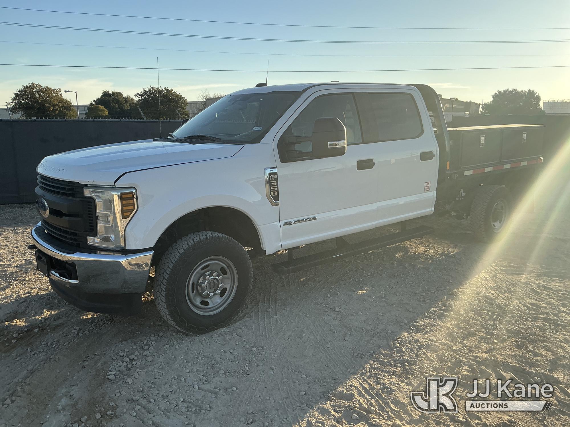 2019 Ford F-350 SD Crew-Cab Flatbed/Service Truck (1654170)