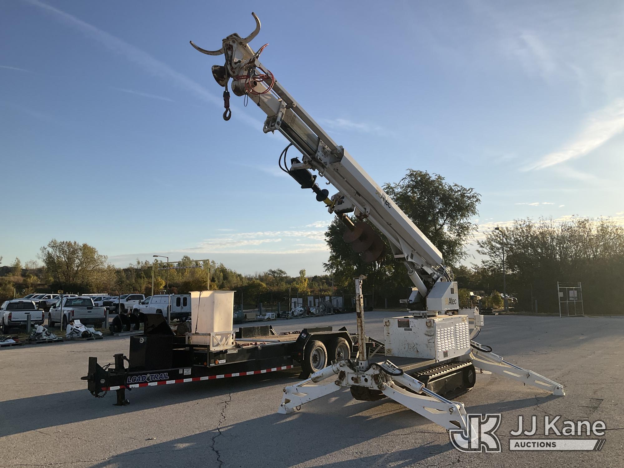 Altec DB37 Back Yard Digger Derrick On Crawler Back Yard Carrier (1654213)