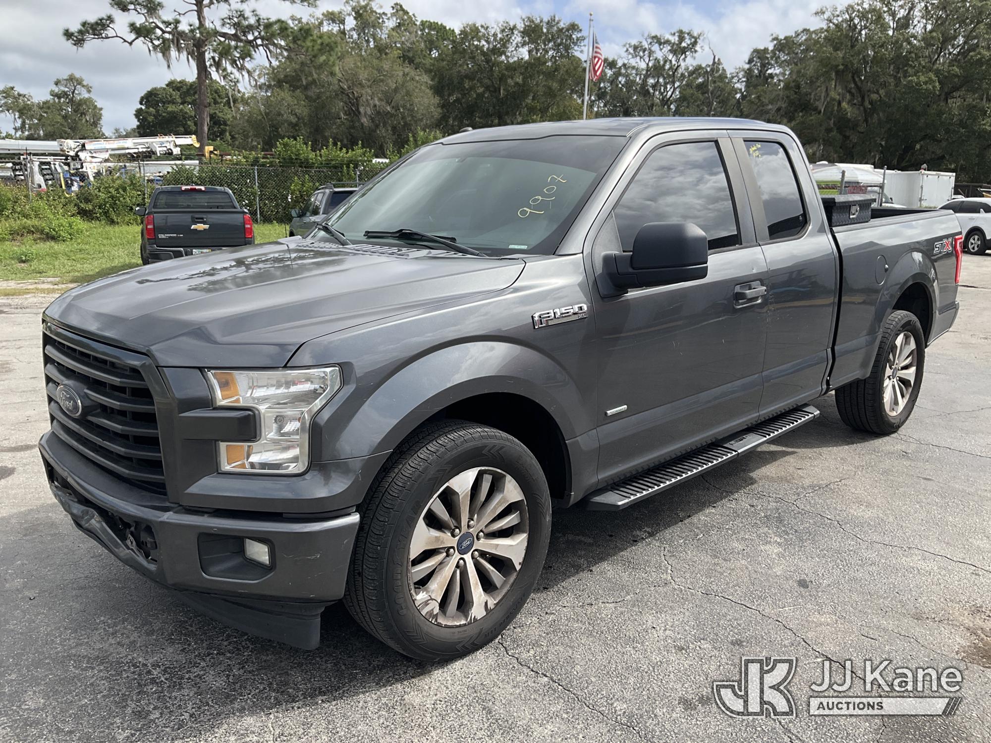 2017 Ford F-150 Extended-Cab Pickup Truck (1654275)