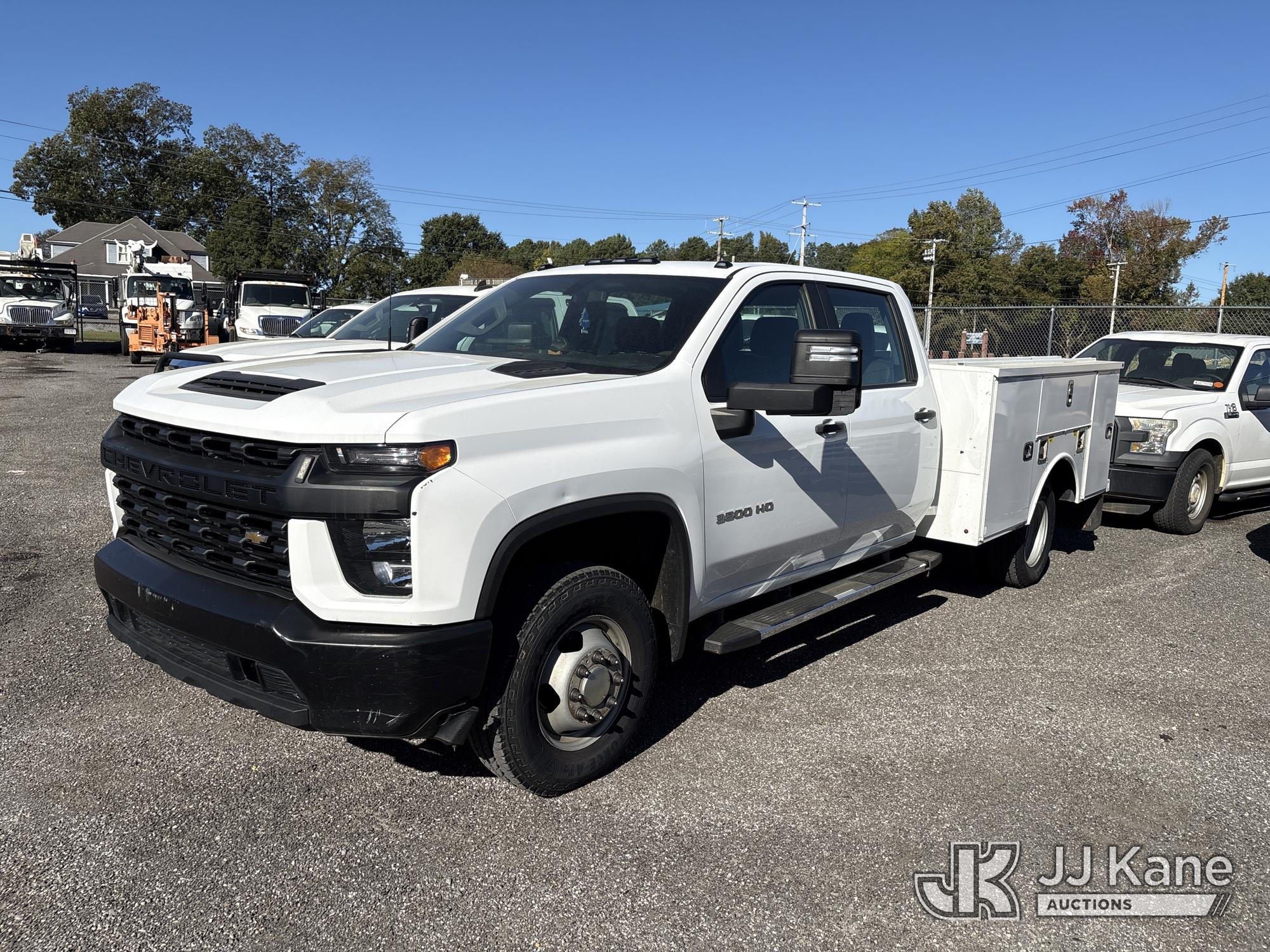 2020 Chevrolet Silverado 3500HD Crew-Cab Service Truck (1654332)