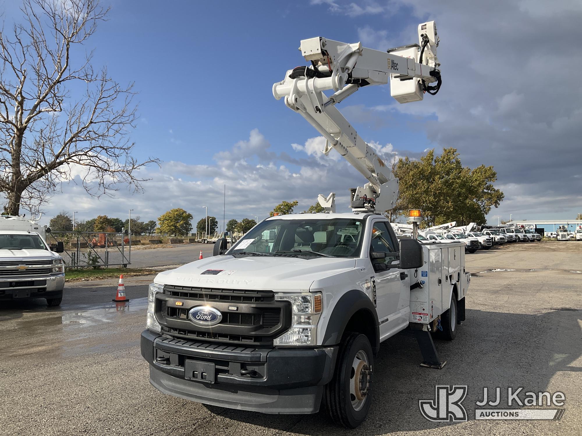 Altec AT48-MH Articulating & Telescopic Material Handling Bucket Truck On 2021 Ford F-550 Service Truck (1654438)