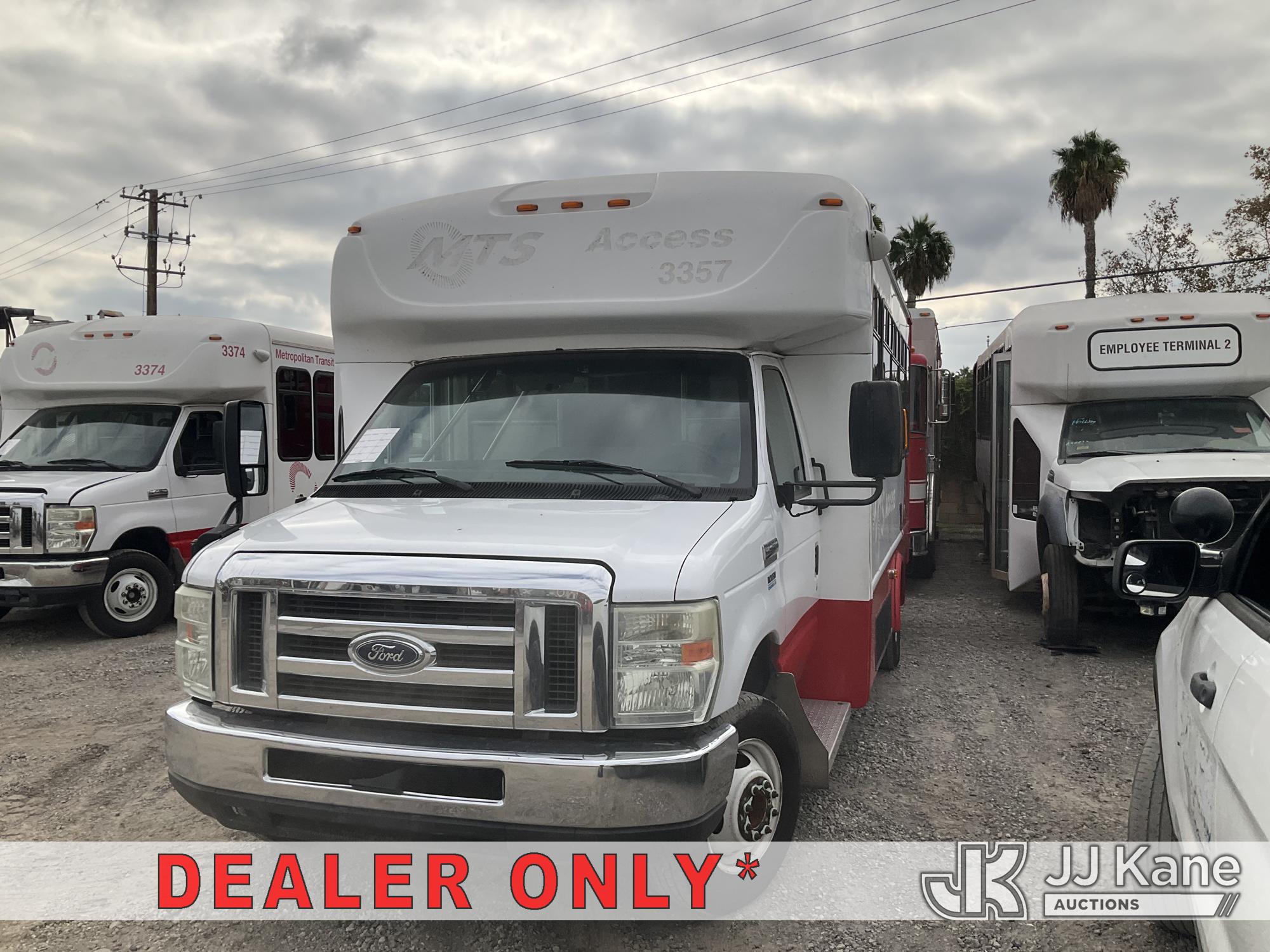 2016 Ford Econoline Passenger Bus (1654514)