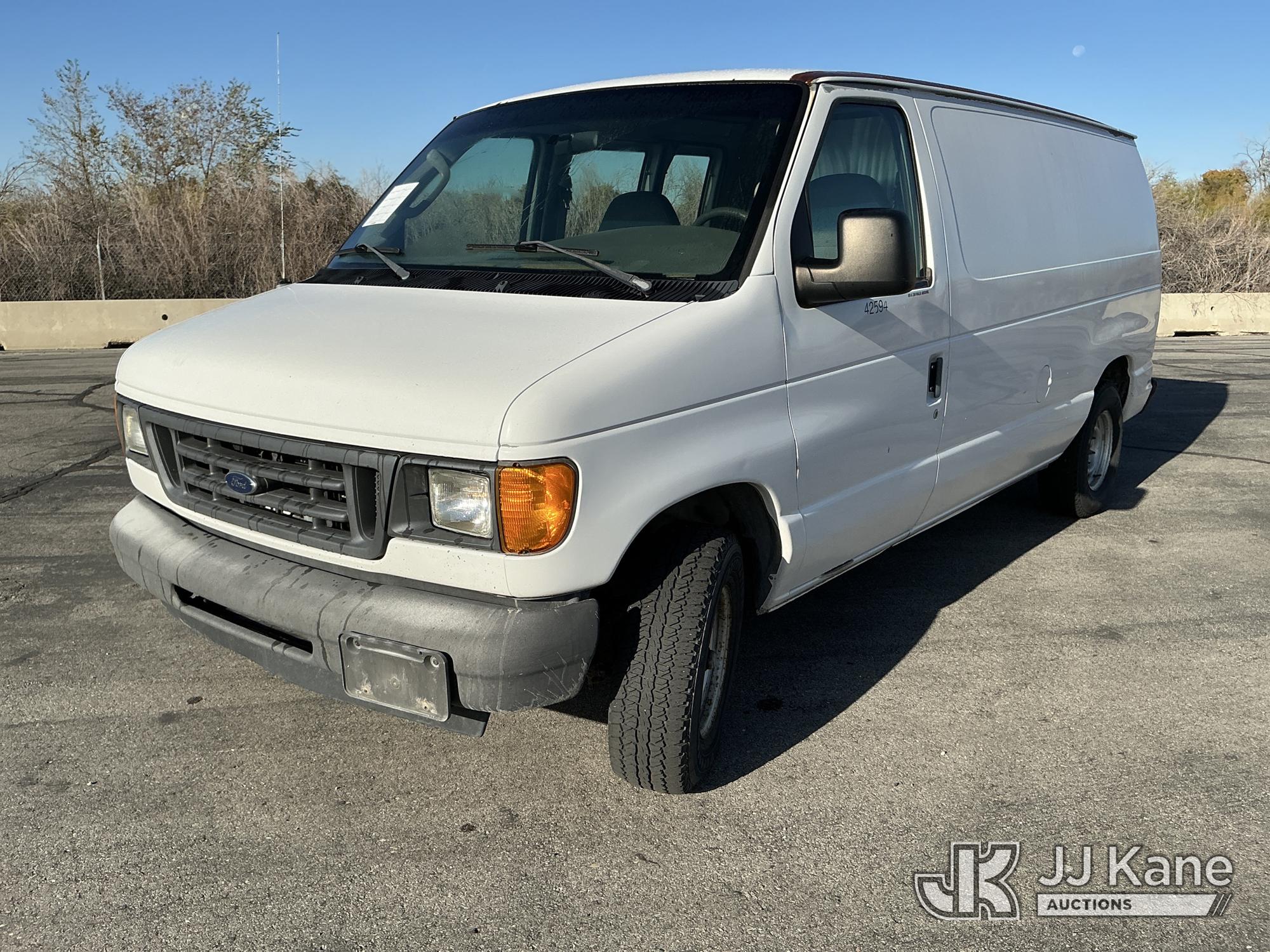 2003 Ford E150 Cargo Van (1654757)