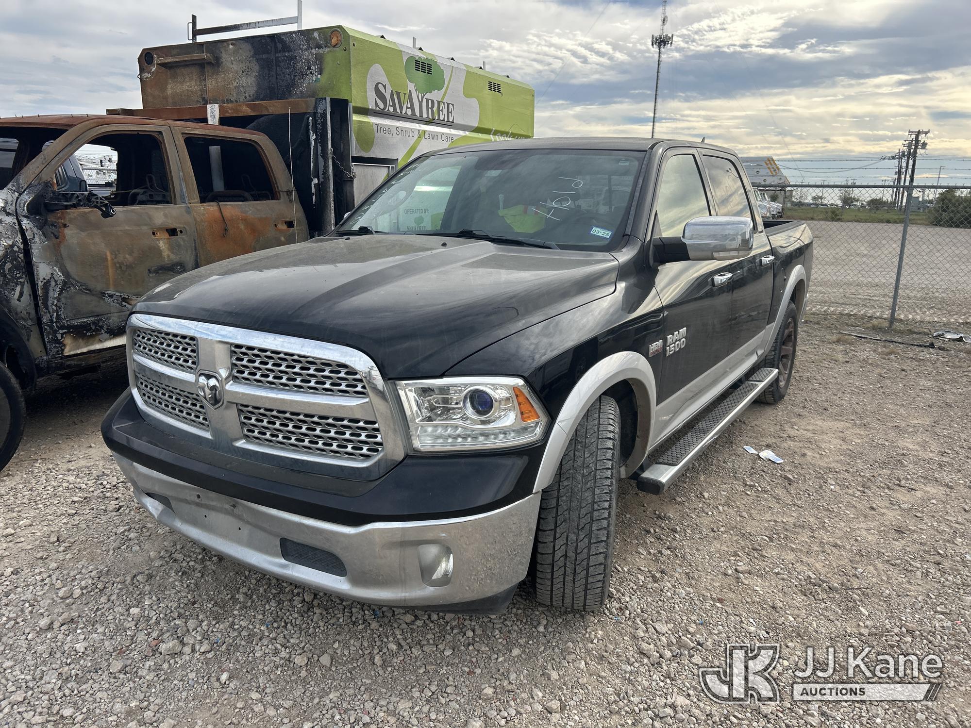 2016 Ram 1500 Crew-Cab Pickup Truck (1654896)