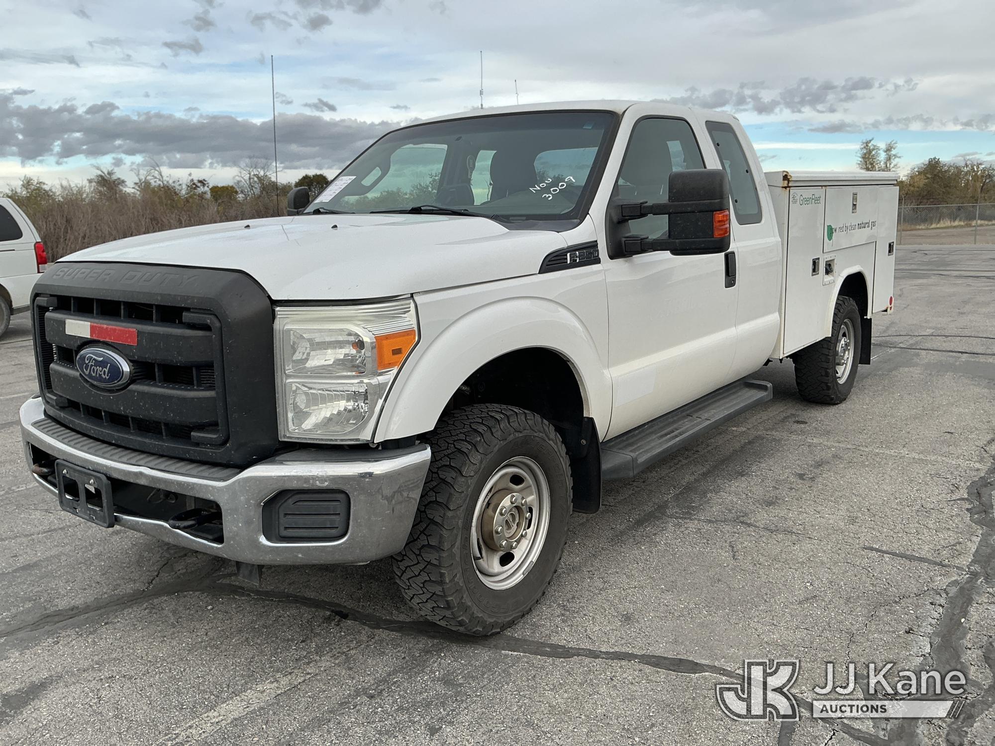 2015 Ford F250 Extended-Cab Service Truck (1655139)