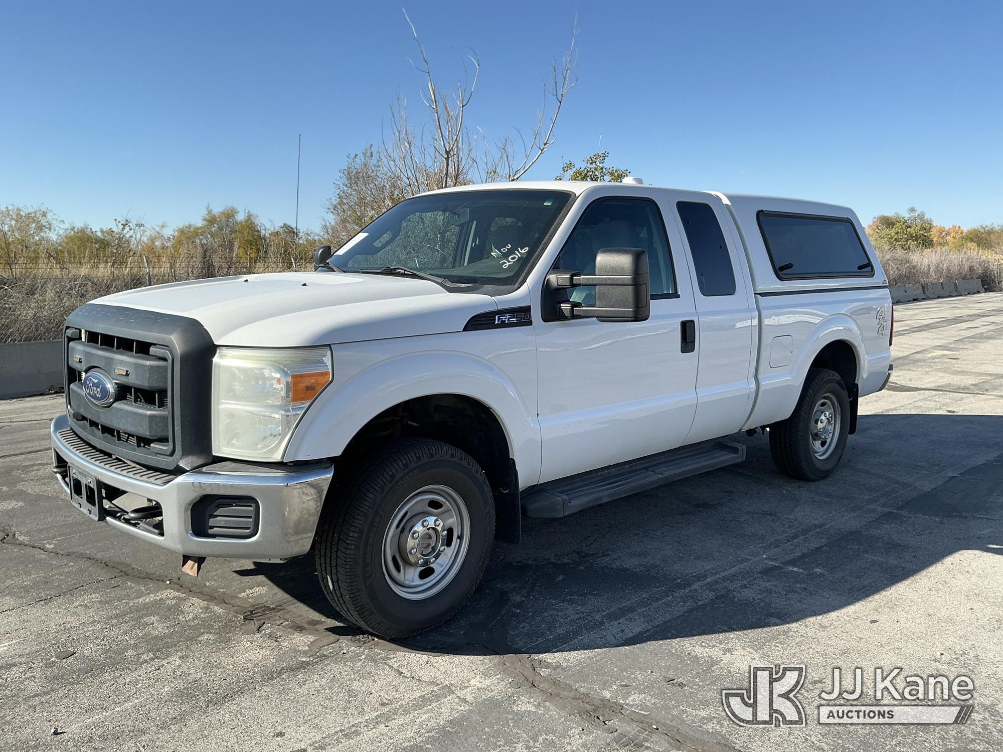 2015 Ford F250 4x4 Extended-Cab Pickup Truck (1655140)