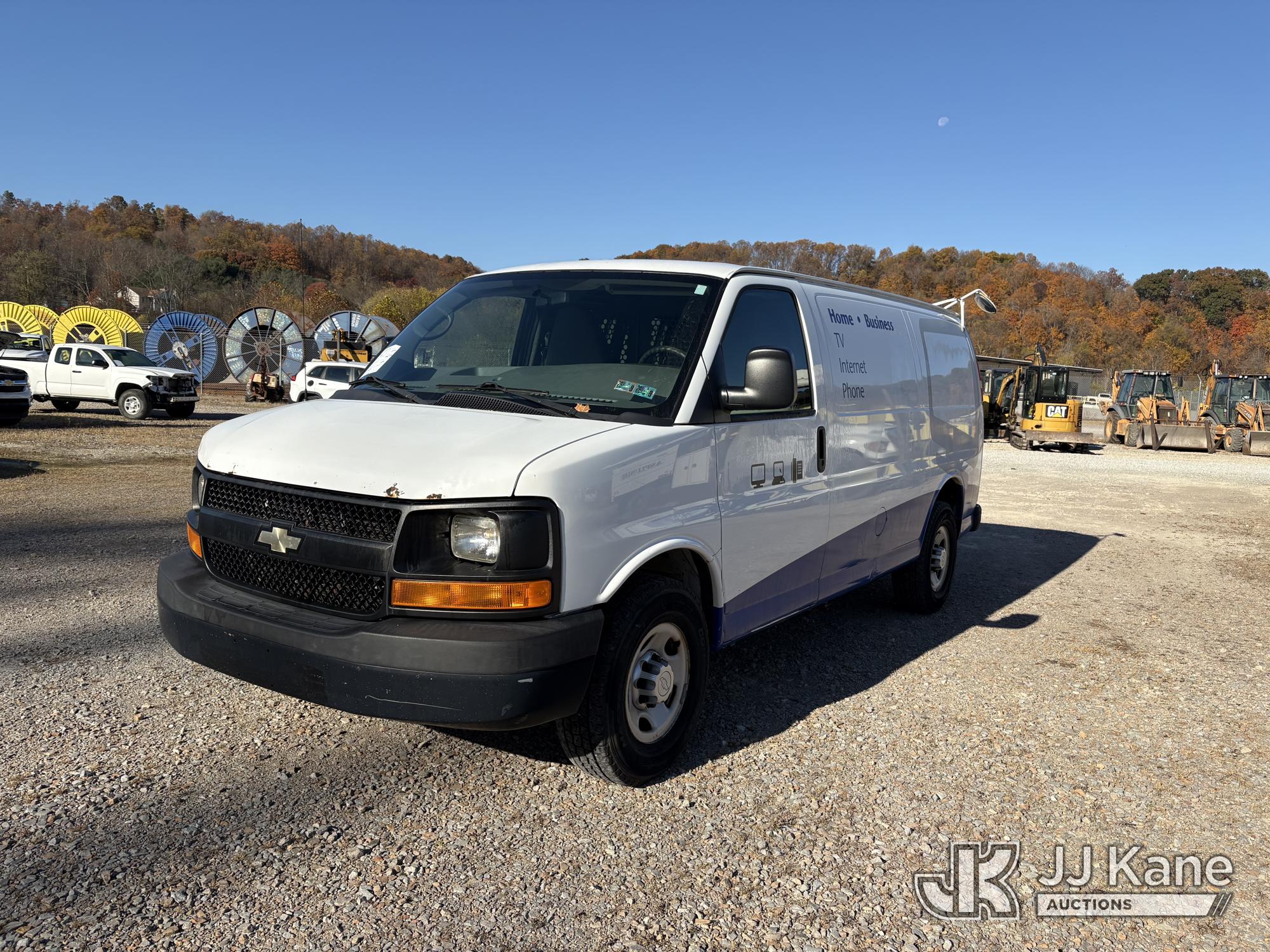 2014 Chevrolet Express G2500 Cargo Van (1655141)