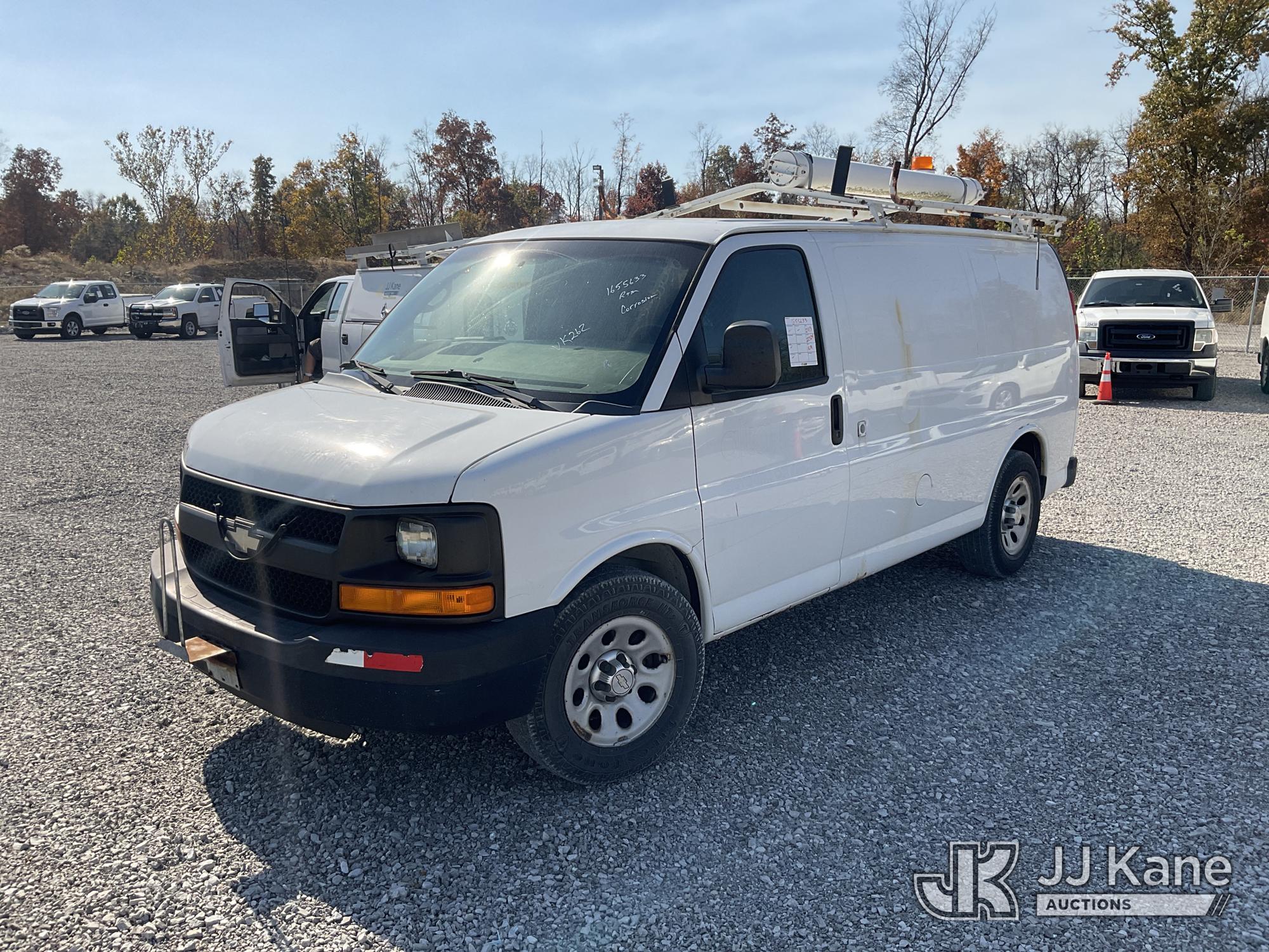 2013 Chevrolet Express G1500 Cargo Van (1655633)