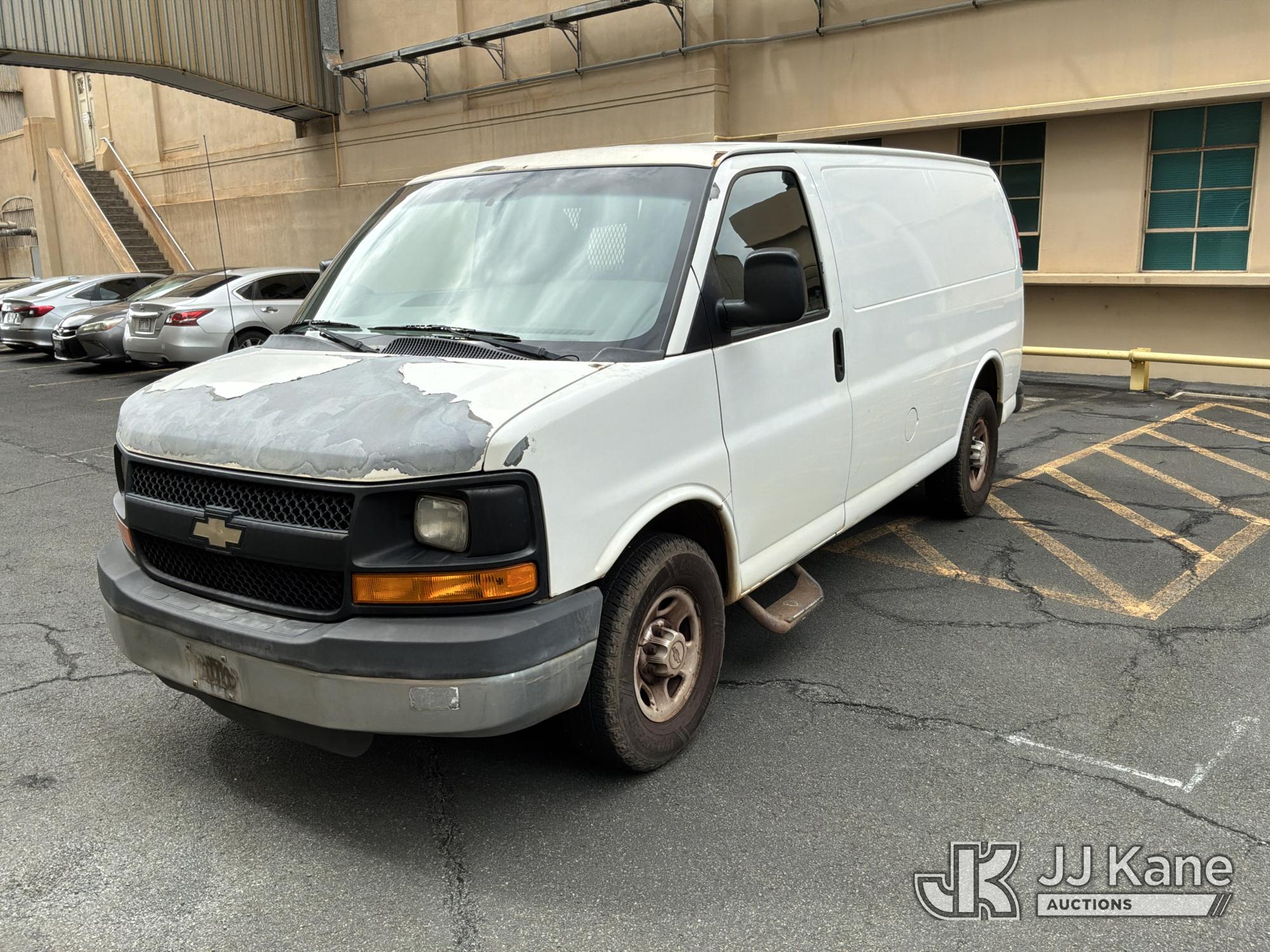 2011 Chevrolet Express Cargo Van (1655918)
