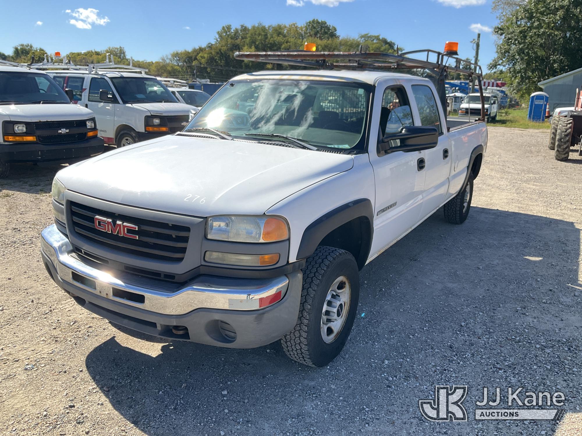 2004 GMC Sierra 2500HD Crew-Cab Pickup Truck (1656029)